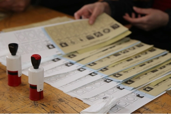 Yerel seçimlerin en genç ve en yaşlı adayı arasında 72 yaş var