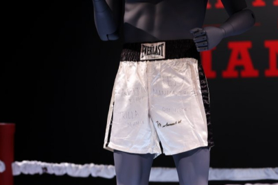 Muhammed Ali'nin ünlü şortu açık artırmada