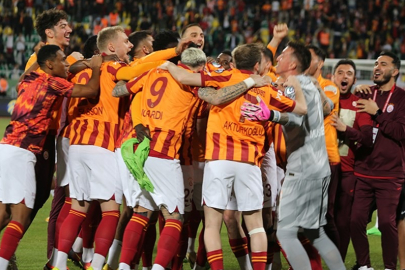 Süper Kupa'yı kazanan Galatasaray futbol tarihine geçti