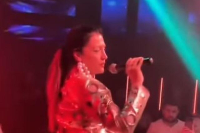 Tuğba Ekinci'nin sahnedeki hareketleri ağızları açık bıraktı!