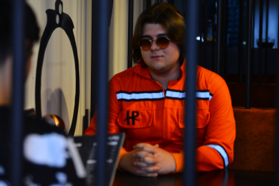 Bursa'da hapishane konseptli kafe görenlerin dikkatini çekiyor