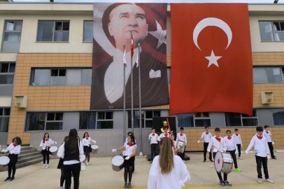 Nilüfer Meral Muammer Ağım Ortaokulu'nda büyük coşku