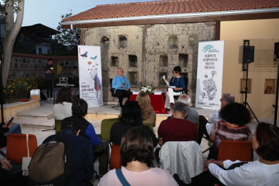 Bursa'da BUYAZ Şiir Onur Ödülü Ayten Mutlu’ya verildi