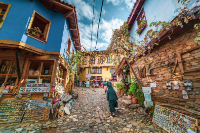 Bursa Cumalıkızık'ta yabancı tabela tepki çekti: Suç sayılmalı!