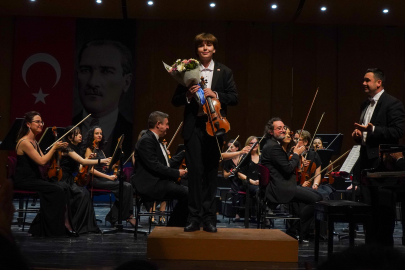 Çocuk solist Kıvanç Sakder performansı ile beğeni topladı