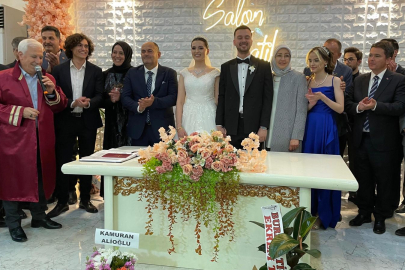 Bursa protokolünü buluşturan düğün