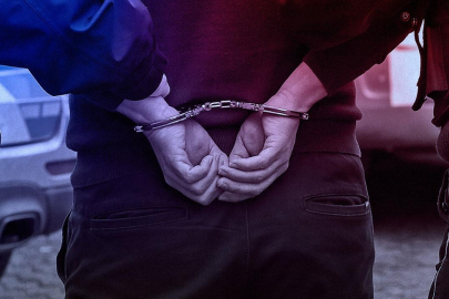 İzmir'de FETÖ operasyonu: 12 gözaltı