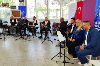 Bursa Yıldırım Halk Eğitim Merkezi'nden huzurevi sakinlerine bağlama konseri
