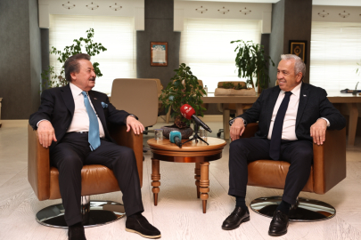 Bursa Nilüfer Belediye Başkanı Şadi Özdemir, Devlet eski Bakanı ve iş insanı Çağlar'ı ağırladı