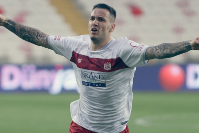 Manaj'a 4 ülkeden teklif var