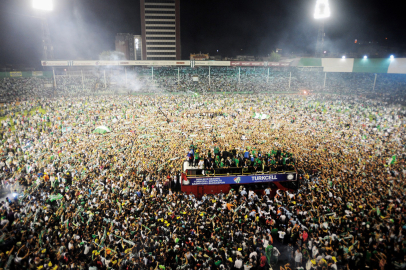 Bursaspor 14 yıl önce bugün Süper Lig şampiyonu oldu!