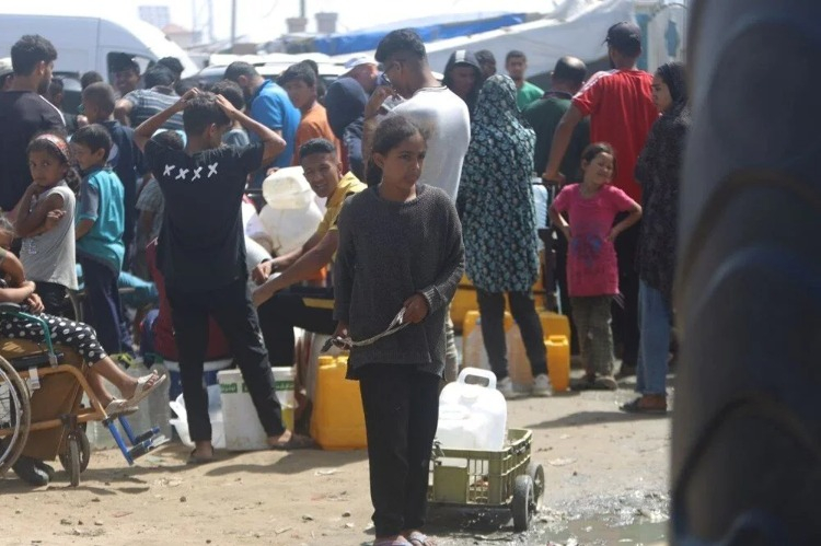 "20 LİTRE İÇİN 5 SAAT BEKLEDİM"