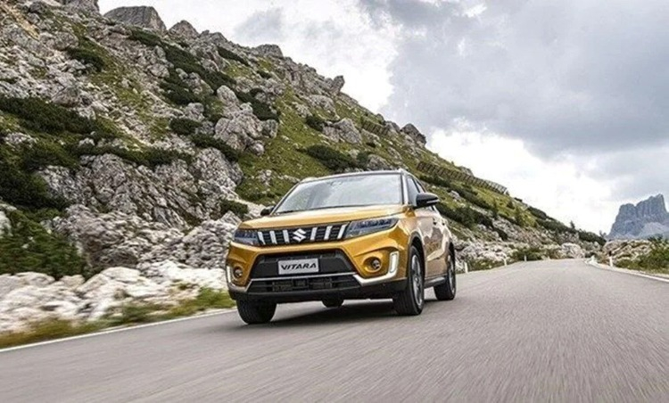 SUZUKİ