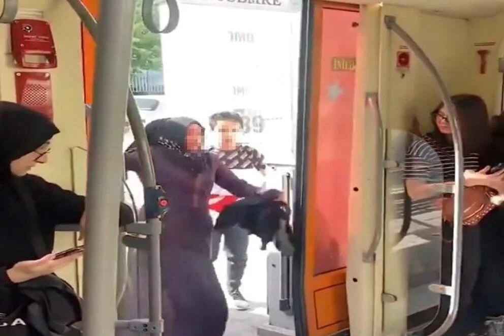 Tramvayı birbirine katan kadın gözaltına alındı