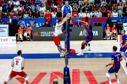 Filenin Efeleri yine mağlup: Türkiye: 2 - Hollanda: 3