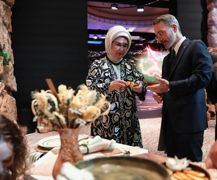 "YEREL MUTFAKLARIN ÖZGÜN REÇETELERİNİ KORUMAK MECBURİYETİNDEYİZ"