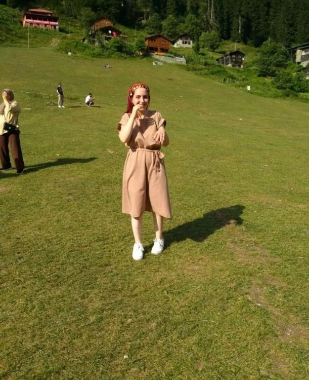 BAŞINDA TEK KURŞUNLA VURULMUŞ HALDE BULUNDU