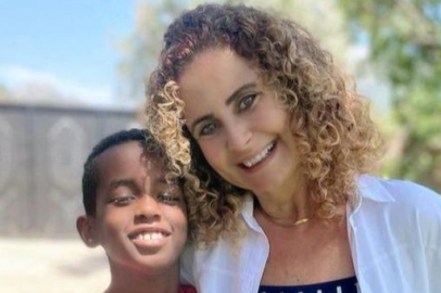 Esra Akkaya'nın oğlu Can mezun oldu