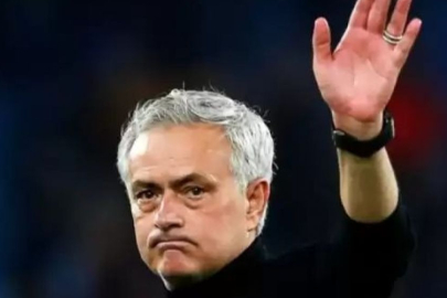 Jose Mourinho'ya yıllık 10,5 milyon euro maaş verileceği açıklandı