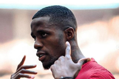 Wilfried Zaha Galatasaray'dan ayrılıyor mu? Icardi'den sonra bir kafa karıştıran paylaşım daha...