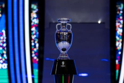 Avrupa Futbol Şampiyonası'nda Almanya ve İspanya zirvede