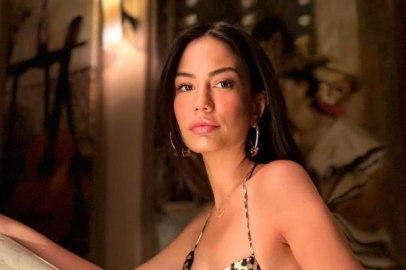 Demet Özdemir'in tatil pozları göz kamaştırdı