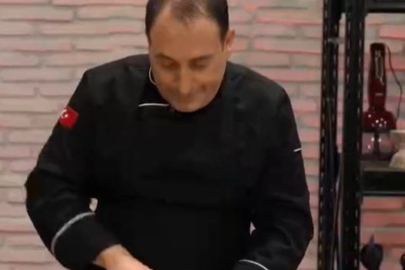 Stüdyoya türkü söyleyerek giren Masterchef Mehmet Yıldırım'a şefler de eşlik etti