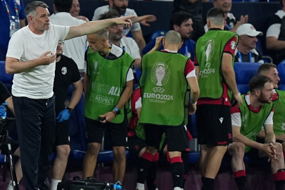 Gürcistan Milli Takımı Teknik Direktörü Sagnol, İspanya'ya övgüler yağdırdı