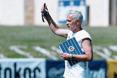 Mourinho'dan rakiplere transfer göndermesi