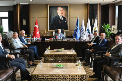 Recep Altepe'den Mustafa Bozbey'e ziyaret