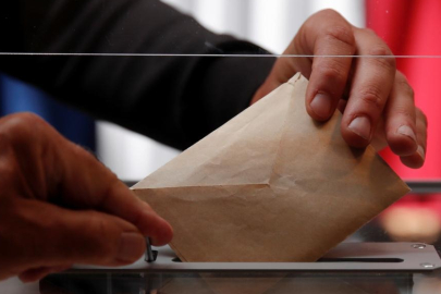 Fransa'da genel seçimlerin ikinci turunda oy kullanma işlemi başladı