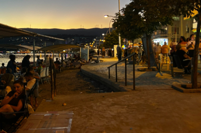 Bursa'nın Gemlik sahilinde kaldırım işgali! Vatandaş isyan etti