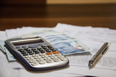 Erdoğan’dan ilk sinyal: Emeklilik yaşı kademeli artışla 65’e çıkacak!