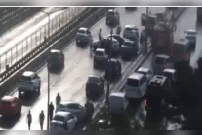 İstanbul'da 15 araç zincirleme kazaya karıştı: Yaralılar var