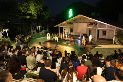 Bursa'da açık havada tiyatro keyfi Ormandaki Kulübe’de başladı