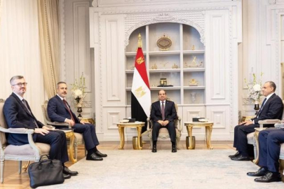 Bakan Fidan, Mısır Cumhurbaşkanı ile bir araya geldi