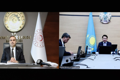 Bakan Kacır, Kazakistanlı mevkidaşı Madiyev ile görüştü