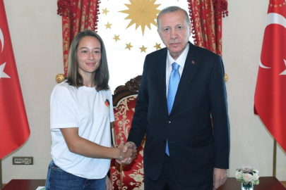Cumhurbaşkanı Erdoğan, milli tenisçi Sönmez'i kabul etti