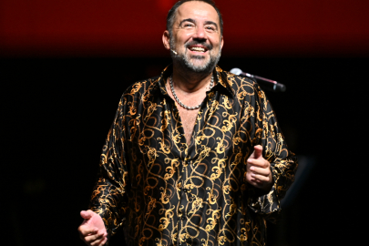 Ata Demirer, Harbiye Açıkhava'da sahne aldı