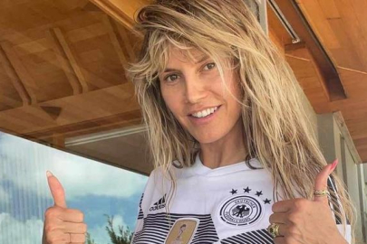 Heidi Klum bu sefer üstsüz denize girdi