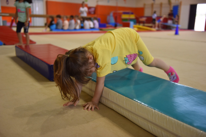 Bursa Yıldırımlı miniklere cimnastik eğitimi