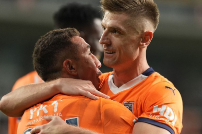 Başakşehir Iberia'yı 2-0 yenerek turu geçti!