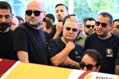 Şafak Sezer, Aydemir Akbaş'ın cenazesini anlattı: İnanılmaz rezillik