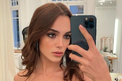 Hafsanur Sancaktutan'dan asansörde bikinili poz