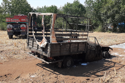 Karabük'te alev alan kamyonet kullanılmaz hale geldi