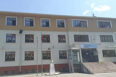 Bursa'da kayıt parası isteyen okula suçüstü!