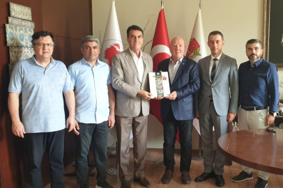 Mustafa Dündar Bursa Gazeteciler Cemiyeti'ni ziyaret etti