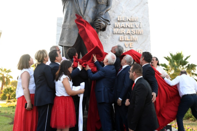 Bursa'nın yeni Atatürk Anıtı'na görkemli açılış