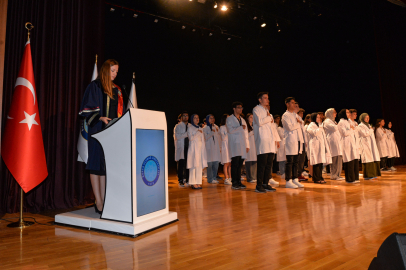 Bursa'da diş hekimi adayları önlüklerini giydi