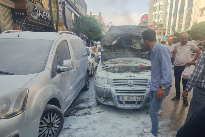 Van'da seyir halindeki araç yandı
